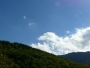 Pe cerul albastru